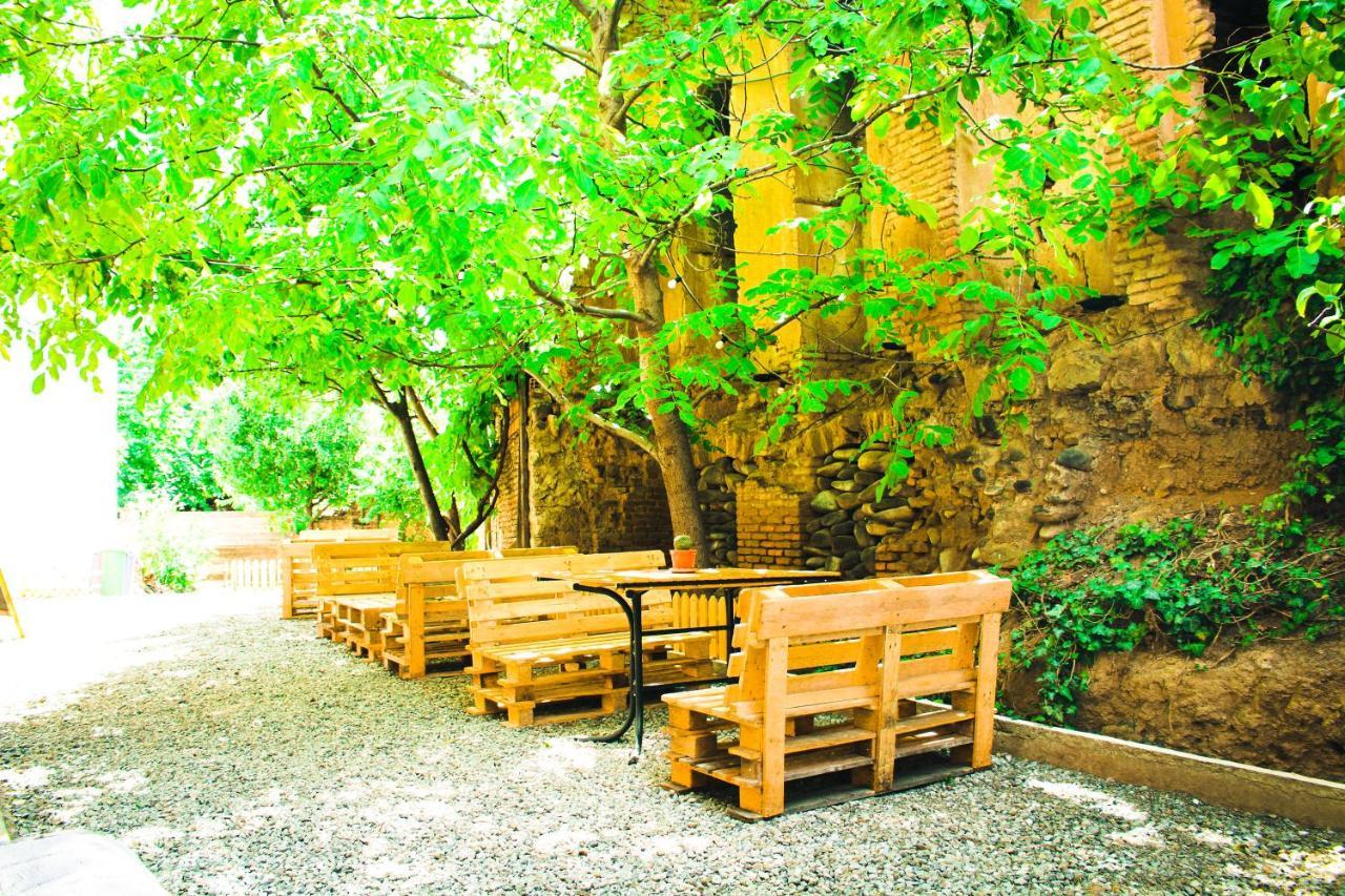 Aia Hotel Tiflis Exterior foto