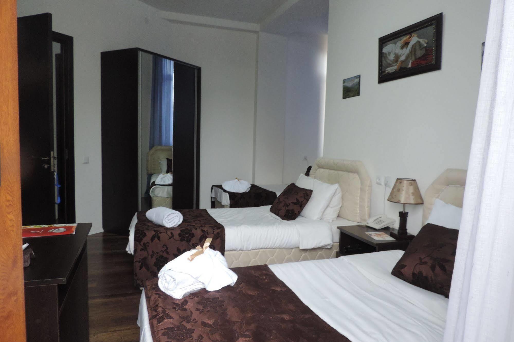Aia Hotel Tiflis Exterior foto